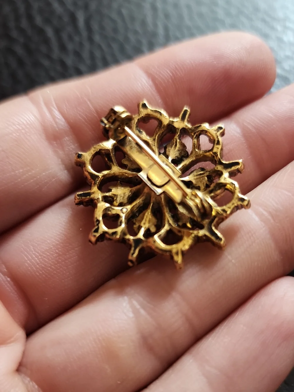 VTG Gold-Tone Floral Brooch with Red Crystal and Turquoise Accents